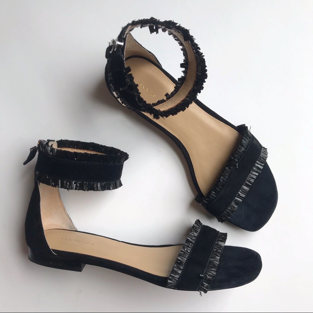 Ann Taylor Black Straw Suede Flat Sandals Size 7